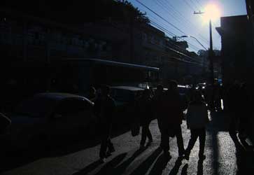 rua teresa - que no inicio se chamava vila teresa - 2000 lojas de roupas em petropolis, moda masculina e moda feminina em petropolis, malharias proprias e confecçoes em petropolis na rua teresa.